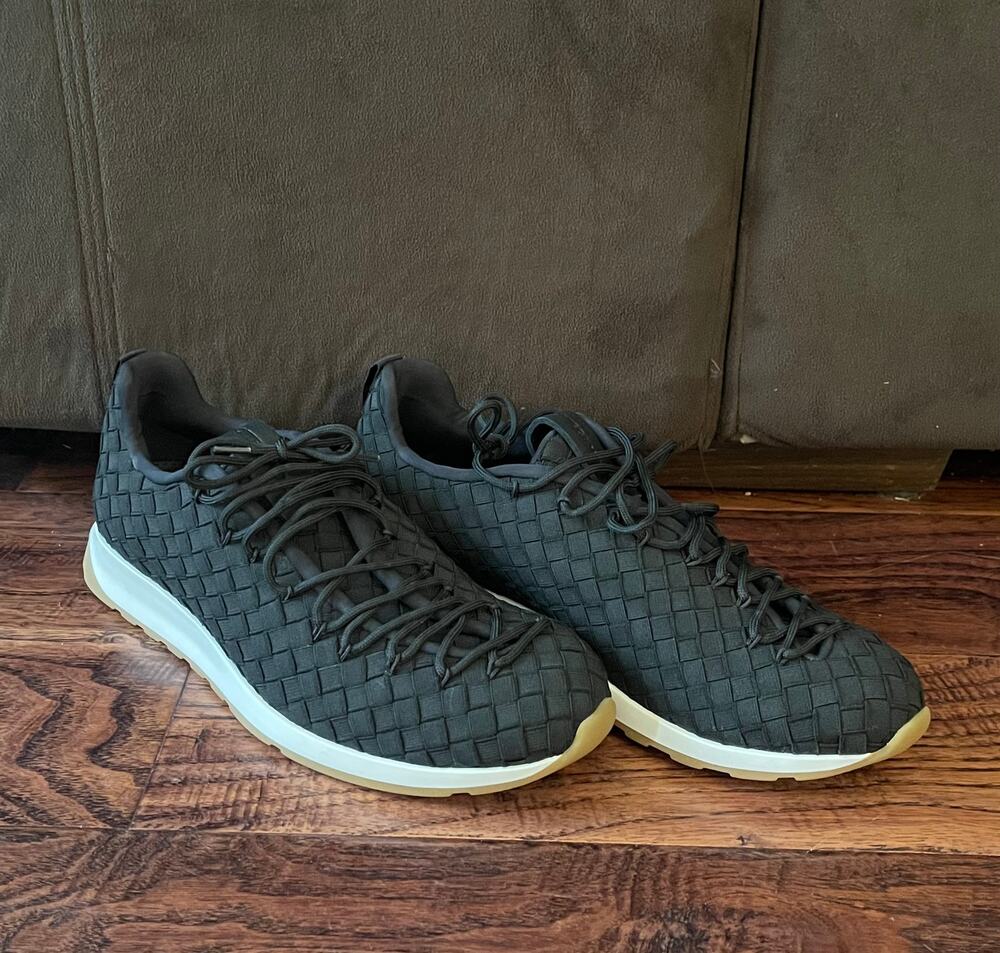 $890 NIB Men's Bottega Veneta Black Intrecciato Low Top Sneakers 40.5(7.5)